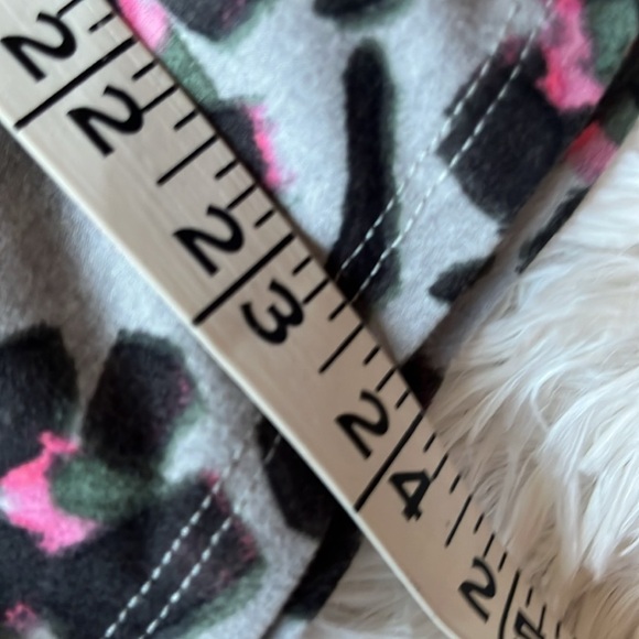 New NIC + ZOE Cheetah Pop Top size M Grey Multi-Color Fitted Ruched Cuffs - Picture 10 of 16